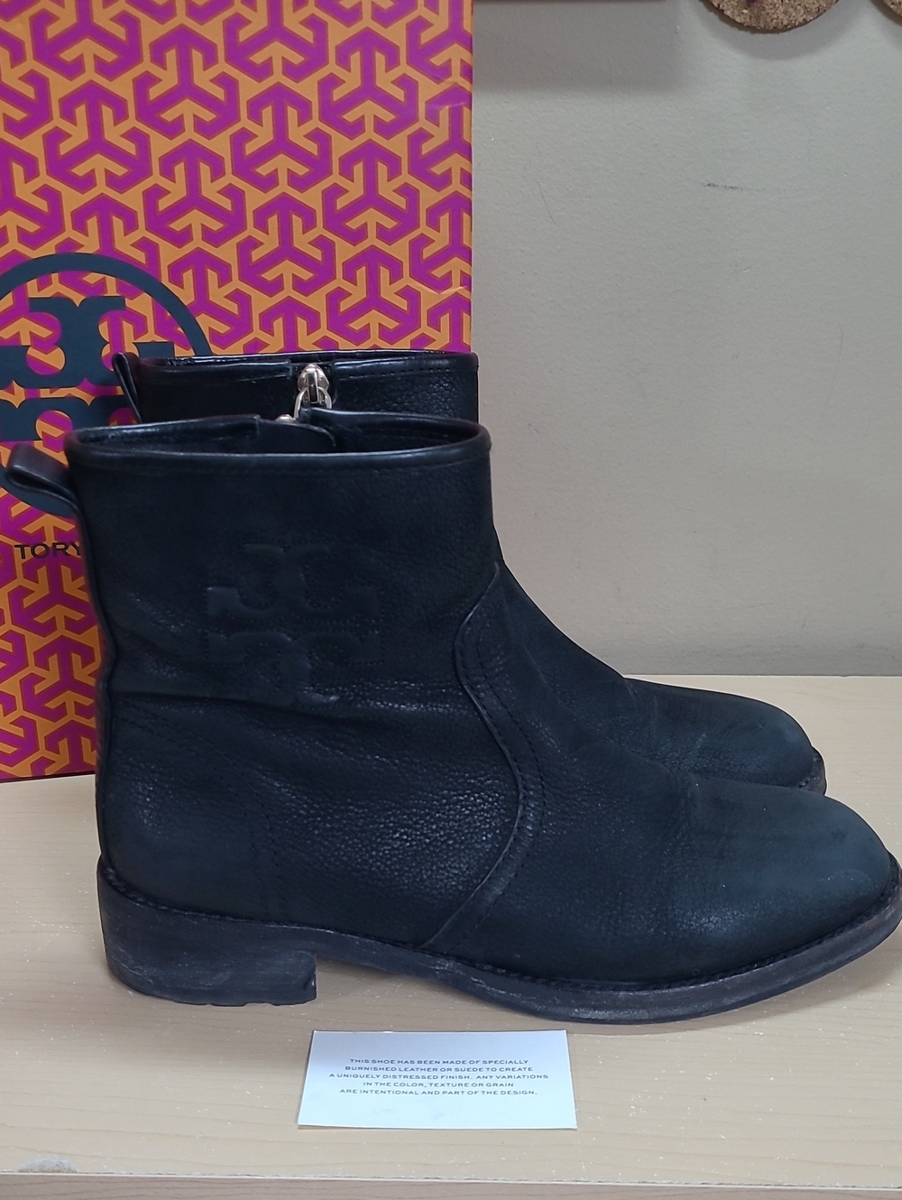 Tory Burch Simone Ankle Bootie Vintage Buffalo Black Leather Size 8 S/N 32804